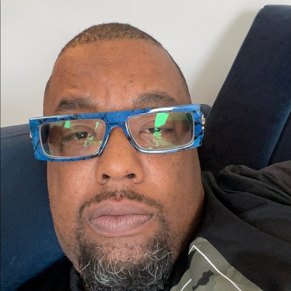 Meet your Posher, Tony - Picture 2 of 2